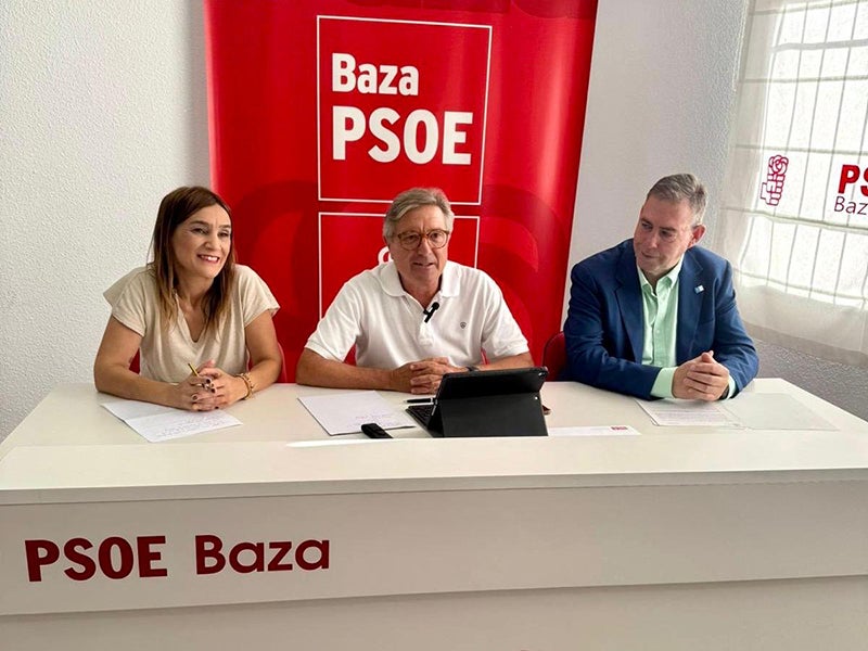 Olga Manzano, manolo Gavilan y José Antonio Rodríguez hoy en Baza