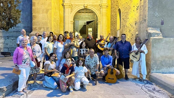 Los «Despertadores» de Huéscar recorren las calles para llamar al rezo del rosario