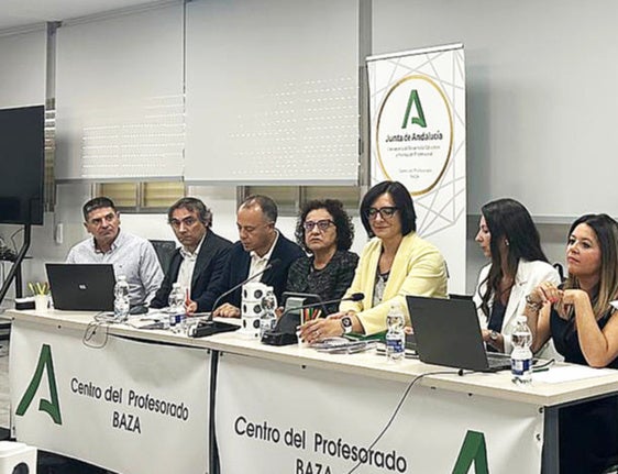 María José Martín se reúne con los responsables de los centros de Baza y Huéscar