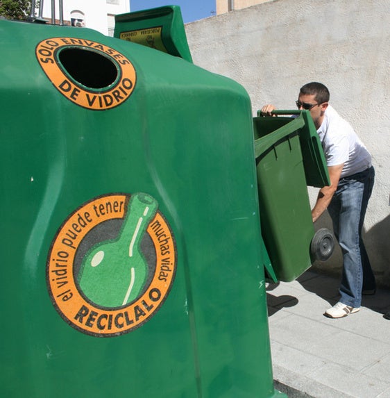 Los caseteros de la feria de Baza reciclan 9 toneladas de vidrio