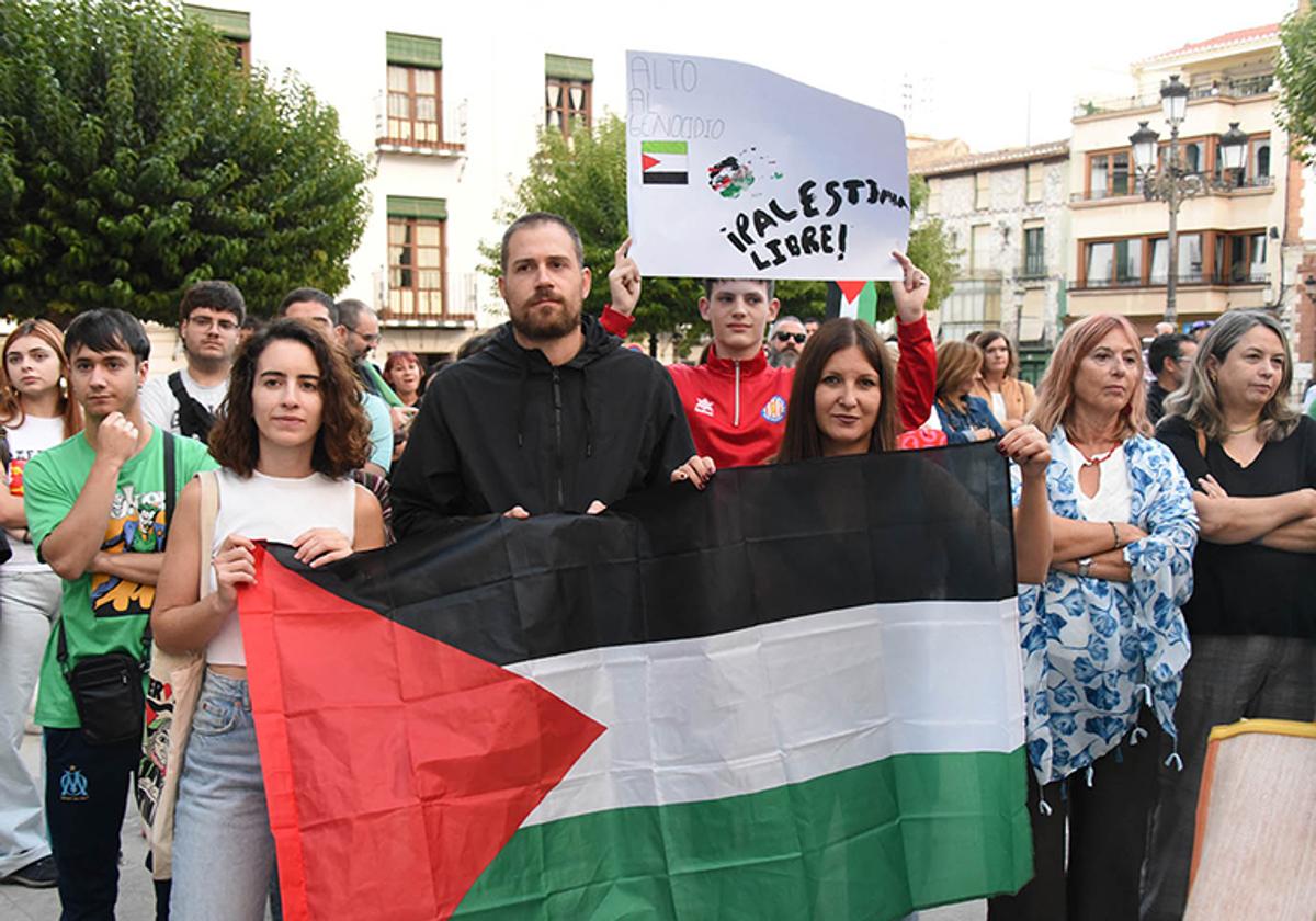 Concentración en Baza en defensa del pueblo Palestino