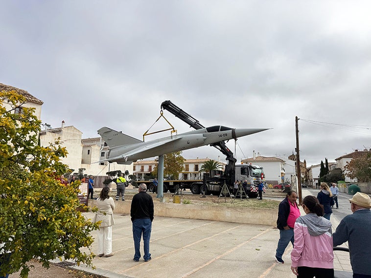 El Ejército del Aire cede a Huéscar un avión Mirage F1