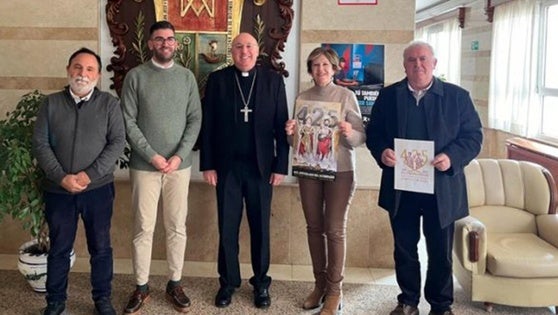 Cortes de Baza presenta al obispo los actos del 425 aniversario de San Cosme y San Damián como patronos