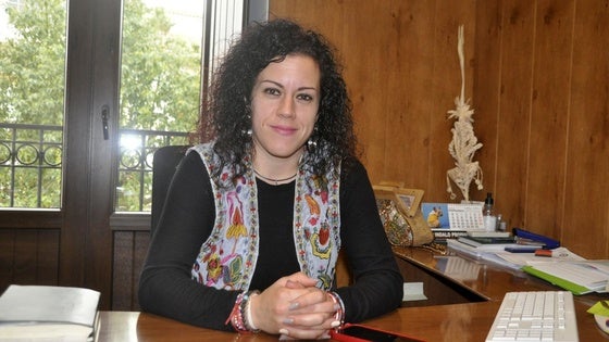 La alcaldesa de Cúllar denuncia la difusión de imágenes vejatorias falsas generadas con IA: «Es vomitivo»