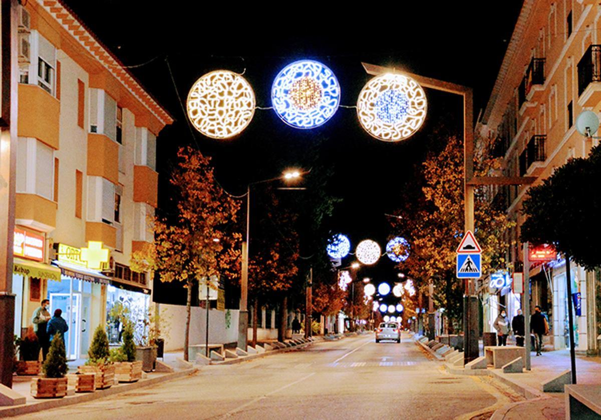 Este año de momento la iluminación extraordinaria no llega a las calles habituales