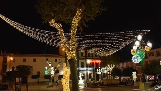 El PSOE de Baza critica el retraso del alumbrado navideño