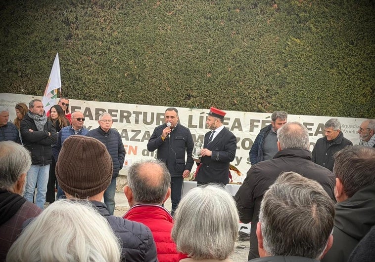 La Diputación reclama al Gobierno inversiones en infraestructuras tras 40 años sin tren en Baza