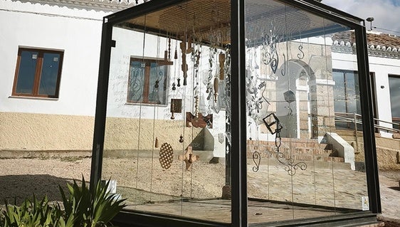 El «Cubo Cultura» convierte el arte en diálogo vivo con el Geoparque de Granada