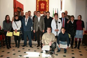 Los alumnos del taller de empleo Baza Solar reciben sus diplomas