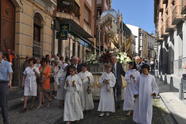 Tradicional procesión del Corpus en Baza
