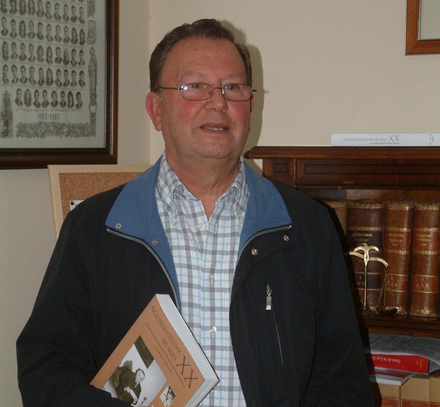 Sebastián Manuel Gallego Morales merecido premio Dama de Baza de la Cultura 2012