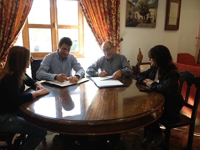 Cruz Roja y el Ayuntamiento de Baza renuevan el convenio de colaboración entre ambas instituciones