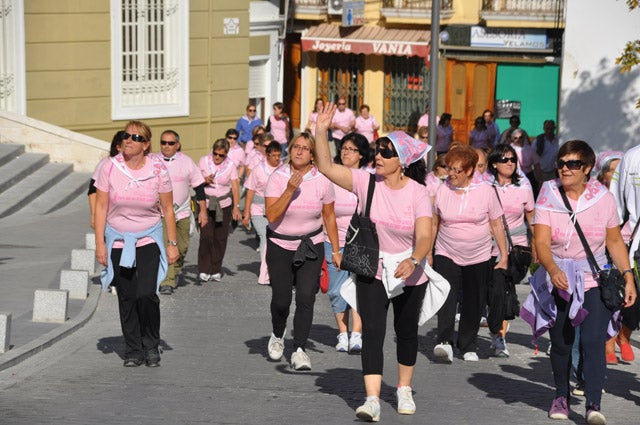 La Junta Local de la AECC de Baza celebra el día mundial contra el cáncer de mama