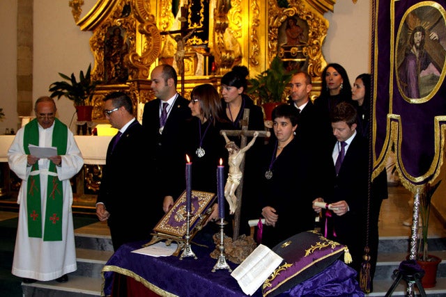 La nueva Junta de Gobierno del Nazareno jura sus cargos