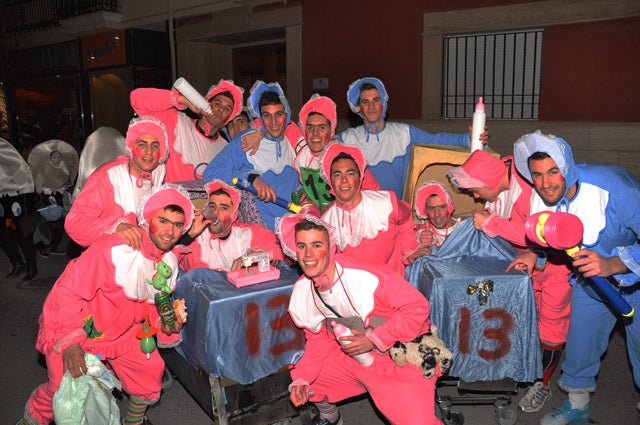 Baza se disfraza en carnaval