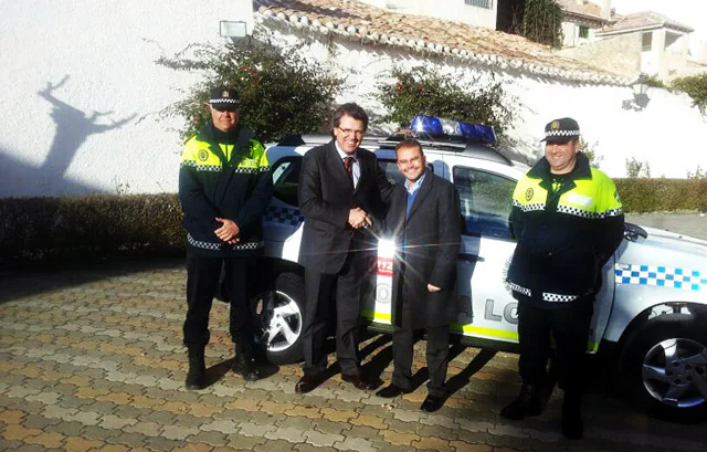 La Diputación Provincial facilita al Ayuntamiento de Puebla de Don Fadrique  la financiación de un nuevo coche para la Policía Local