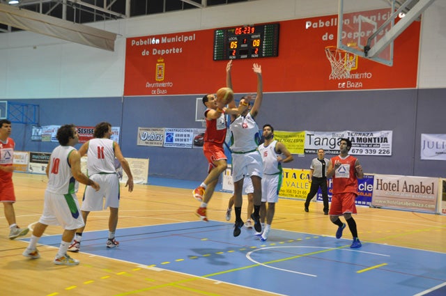 Derbi por el primer puesto entre el Tourapp CB Granada y el SDI B. Baza
