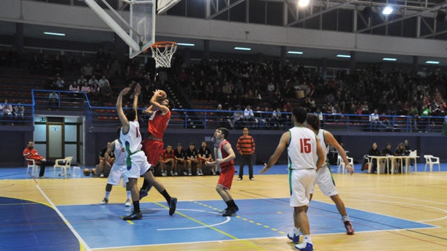 El Segura Desarrollos Industriales Baloncesto Baza campeón de grupo por segundo año consecutivo tras vencer en Almería al Adaba y perder el CB Granada en Cazorla