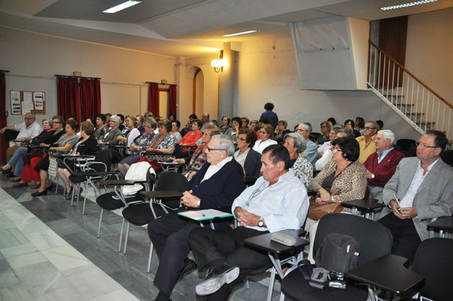 Francisco Casero enamora al Aula de Formación Abierta con la agricultura ecológica