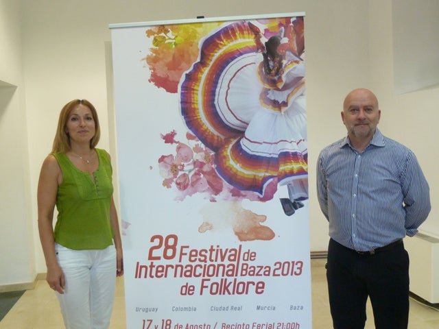 Grupos de Colombia, Uruguay, Ciudad Real y Murcia en el 28 Festival Internacional de Folklore de Baza