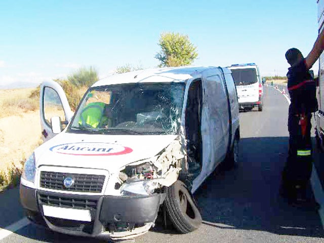 Un herido en un accidente de tráfico en Caniles