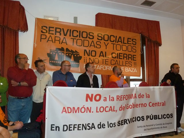 El Ayuntamiento de Baza cerrará mañana una hora en protesta por la reforma de Ley de la Administración Local