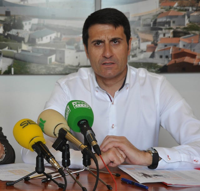 El alcalde de Baza pide al Gobierno Central la vuelta del tren a Baza