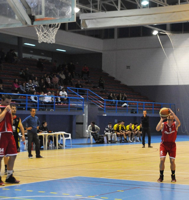 Victoria agónica del Meridiano Baza ante el Carmen de Córdoba 90-88