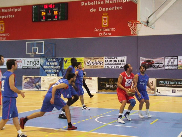 Choque de invictos entre el CB Cazorla y el Meridiano Baza