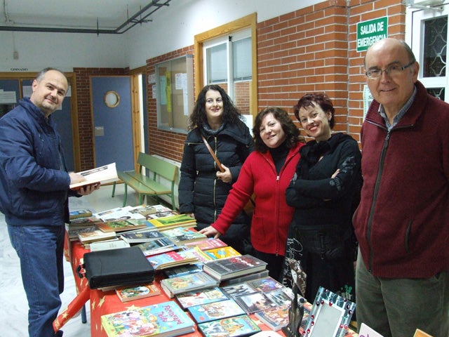 La asociación BASTILINGUA realizo un mercado solidario