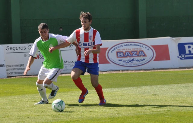 Un gol anulado a Fefo en el minuto 90 evita la victoria del Baza en Almería