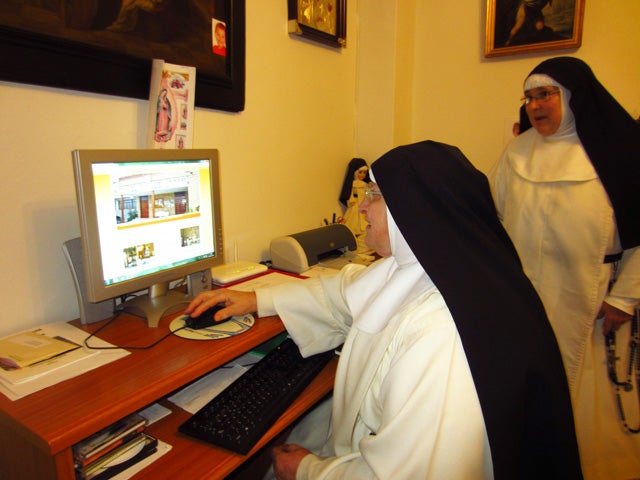 La clausura de las monjas Dominicas de Baza más llevadera con internet
