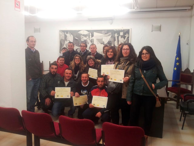 La delegada de Educación clausura el Taller de Empleo 'Jabalcón Solar' en Zújar