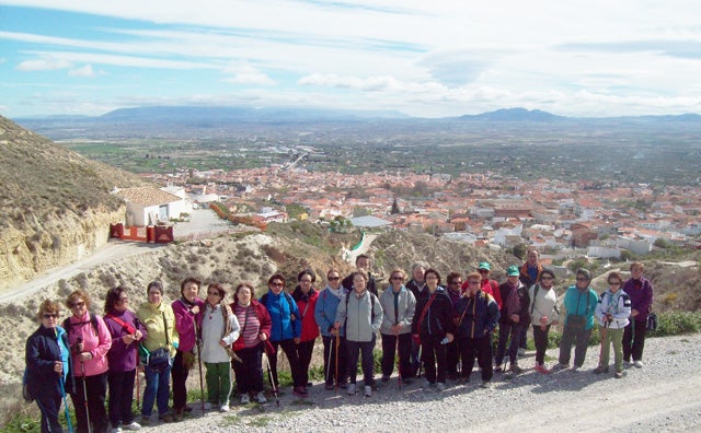 27 senderistas de Siete Leguas visitan “El Balcón del Canónigo”