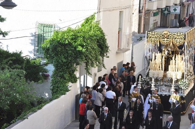 El descendimiento y la Virgen de los Dolores brillan en el Viernes Santo