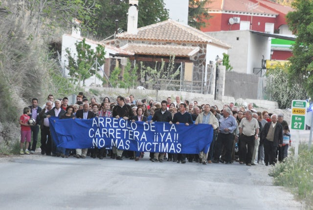 Los vecinos de Castilléjar piden a la Junta obras de emergencia en la carretera A-4200
