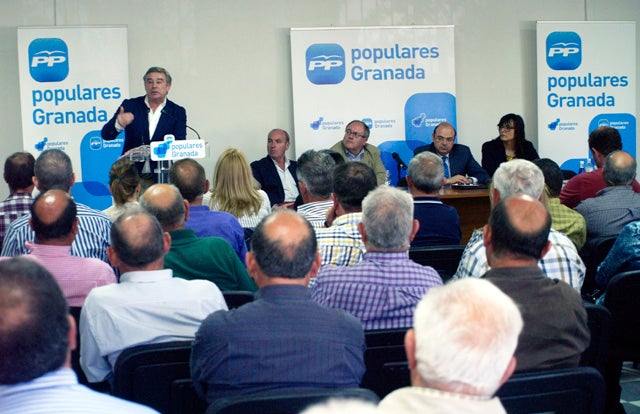 El PP defiende sus políticas como las únicas que pueden sacar adelante las comarcas granadinas