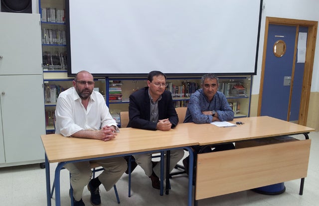 Antonio Lara Ramos enseña a construir una novela en el IES Alcrebite