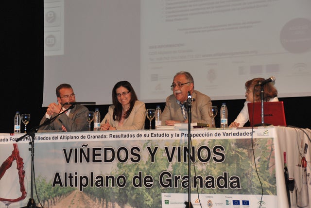 La Junta forma a más de 500 viticultores para mejorar la calidad de los vinos