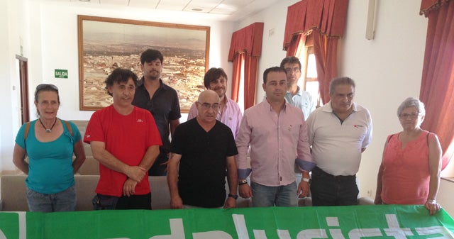 El edil del  PA Juan Rodríguez se encierra en el Ayuntamiento para reclamar a la Junta que pague  la Ley de Dependencia