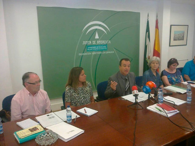 Dos establecimientos bastetanos se comprometen contra el alcoholismo y las drogas