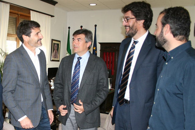 Empresarios y Ayuntamiento reivindican la subestación de 400 kV y línea eléctrica