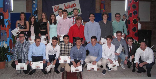 El IES Jose de Mora celebra la ceremonia de despedía de los alumnos de Bachillerato