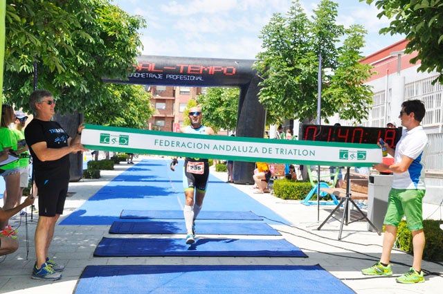 Manuel Salinas y Sandra de la Torre ganan el II Triatlón Cross `Ciudad de Baza´