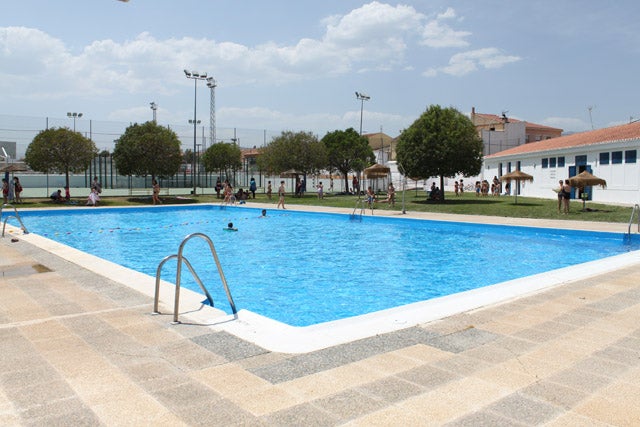 Caniles reabre la piscina municipal que es gratis durante unos días