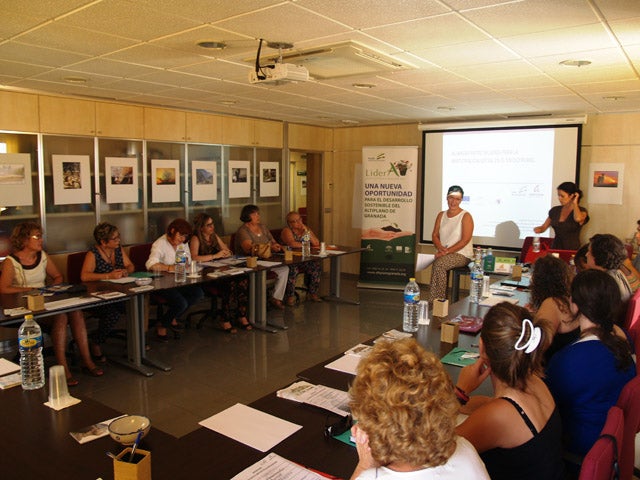 Celebrado el taller “Alianzas entre mujeres para la participación social en el medio rural”