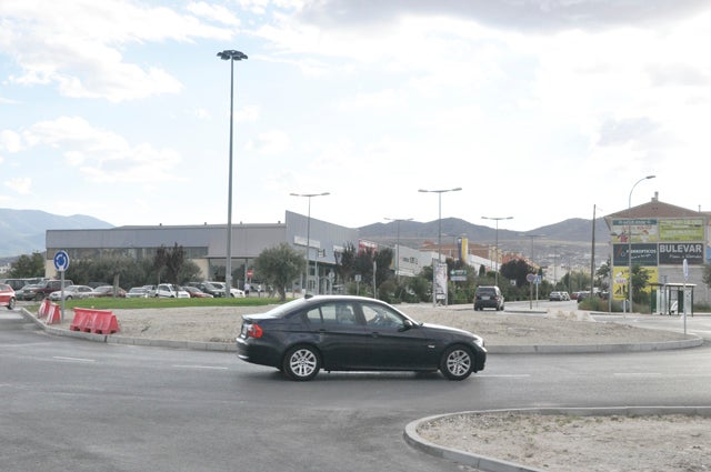 El PP solicita un informe de seguridad vial de la glorieta de las avenidas de Murcia y Jose Salinas