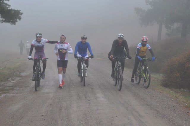 La lluvia amenaza la subida a la Sierra de Baza