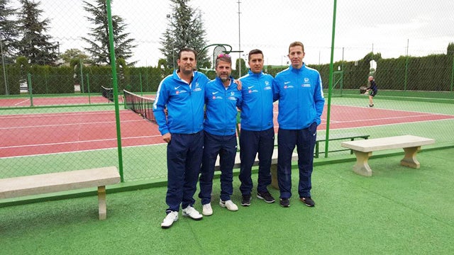 Los veteranos del Club de Tenis Cid Hiaya al campeonato de Andalucía