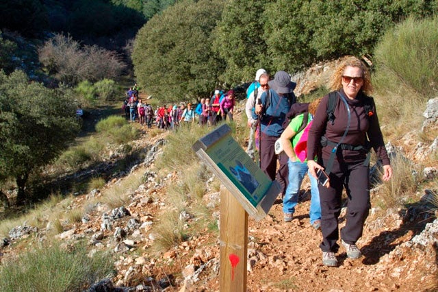 El programa municipal ‘Deporte y naturaleza’ oferta rutas de senderismo